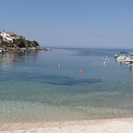 Branka - 30 M From Apartman *