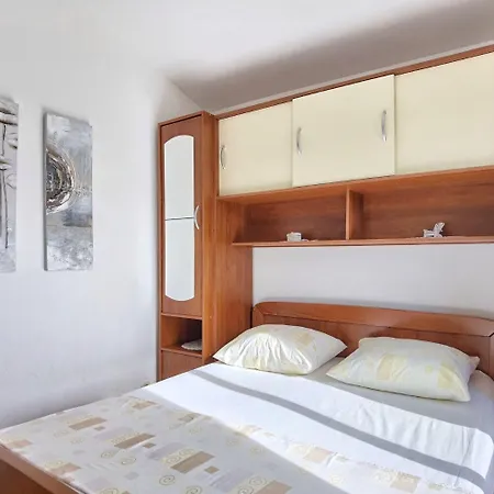 Branka - 30 M From Apartman *